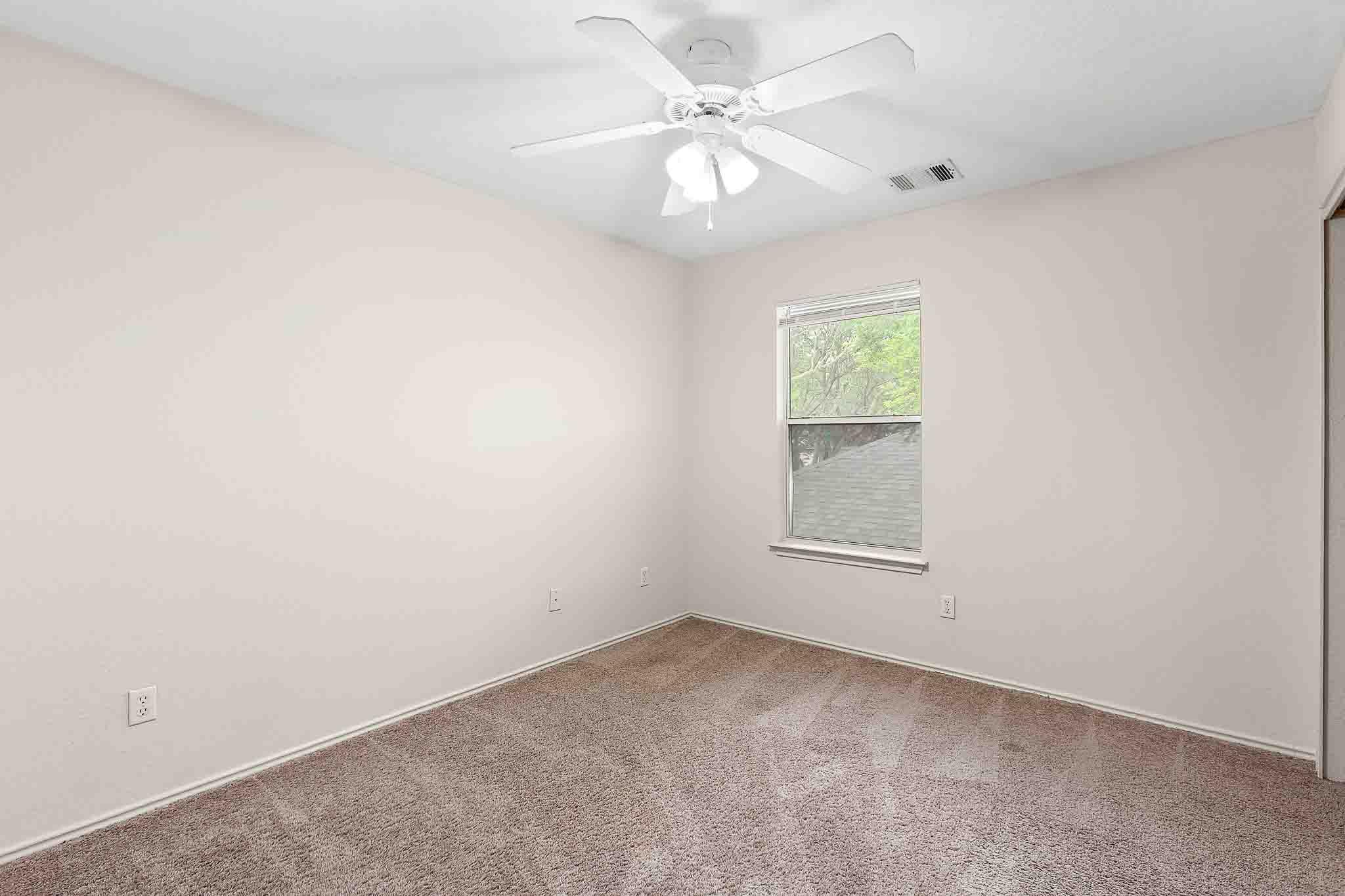 280 Strawn Kyle TX 78640