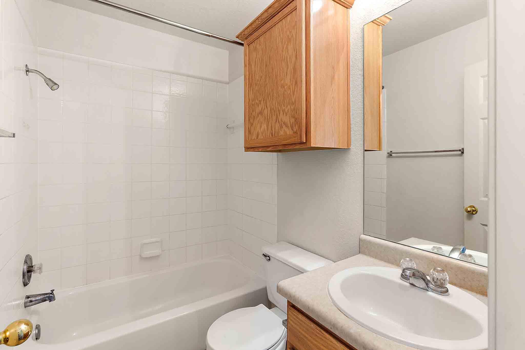 280 Strawn Kyle TX 78640