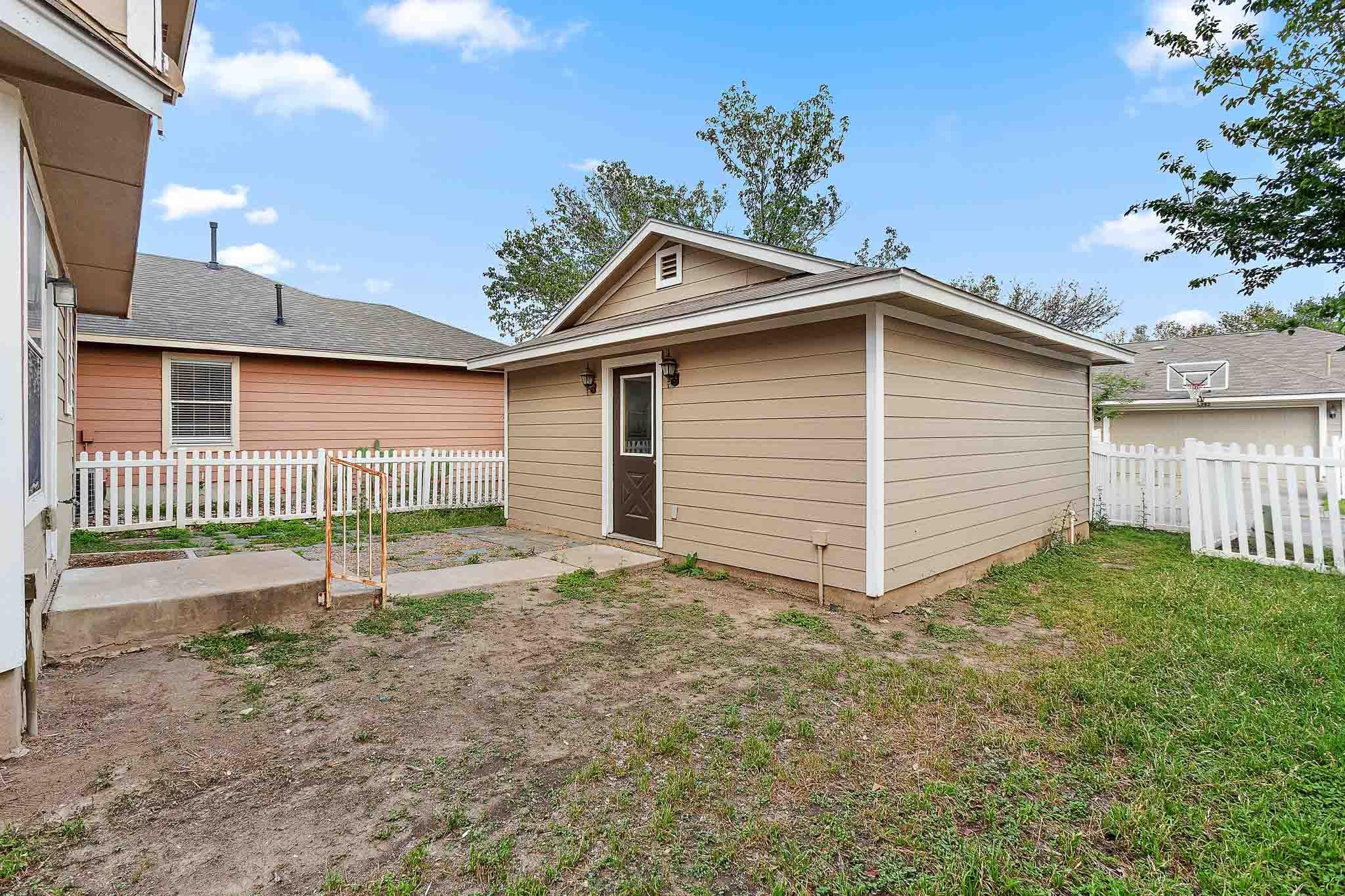 280 Strawn Kyle TX 78640