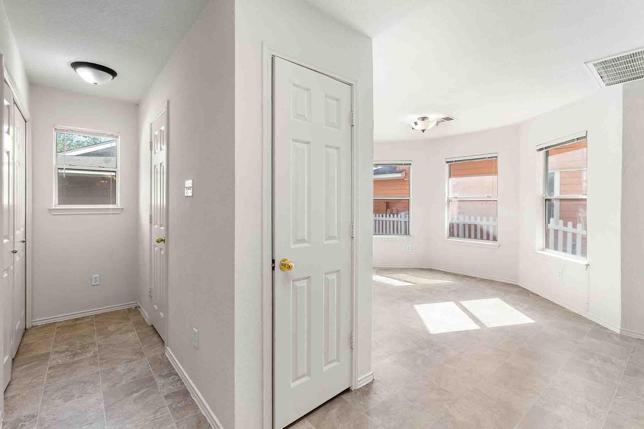 280 Strawn Kyle TX 78640