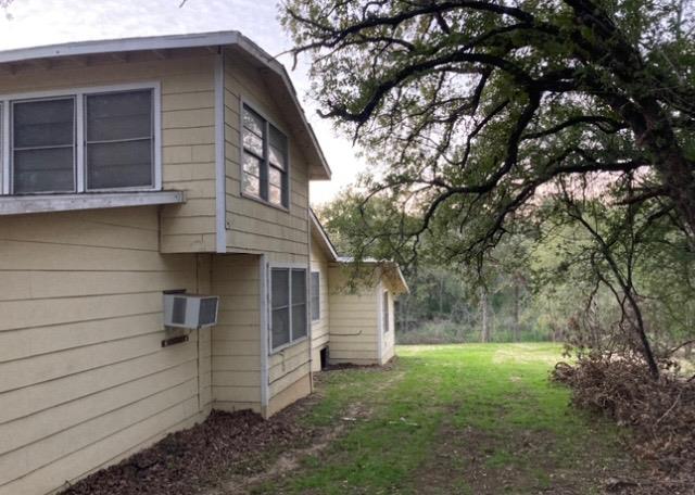 120 Center Creek Drive Floresville TX 78114