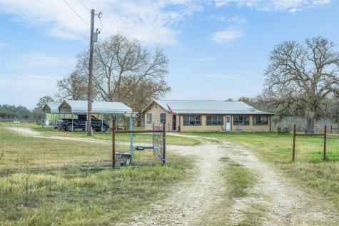 4025 County Road 284 Harwood TX 78632