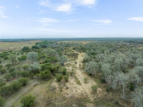 4025 County Road 284 Harwood TX 78632
