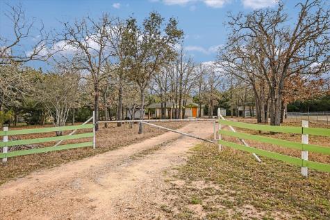 309 Stolle Lane Flatonia TX 78941
