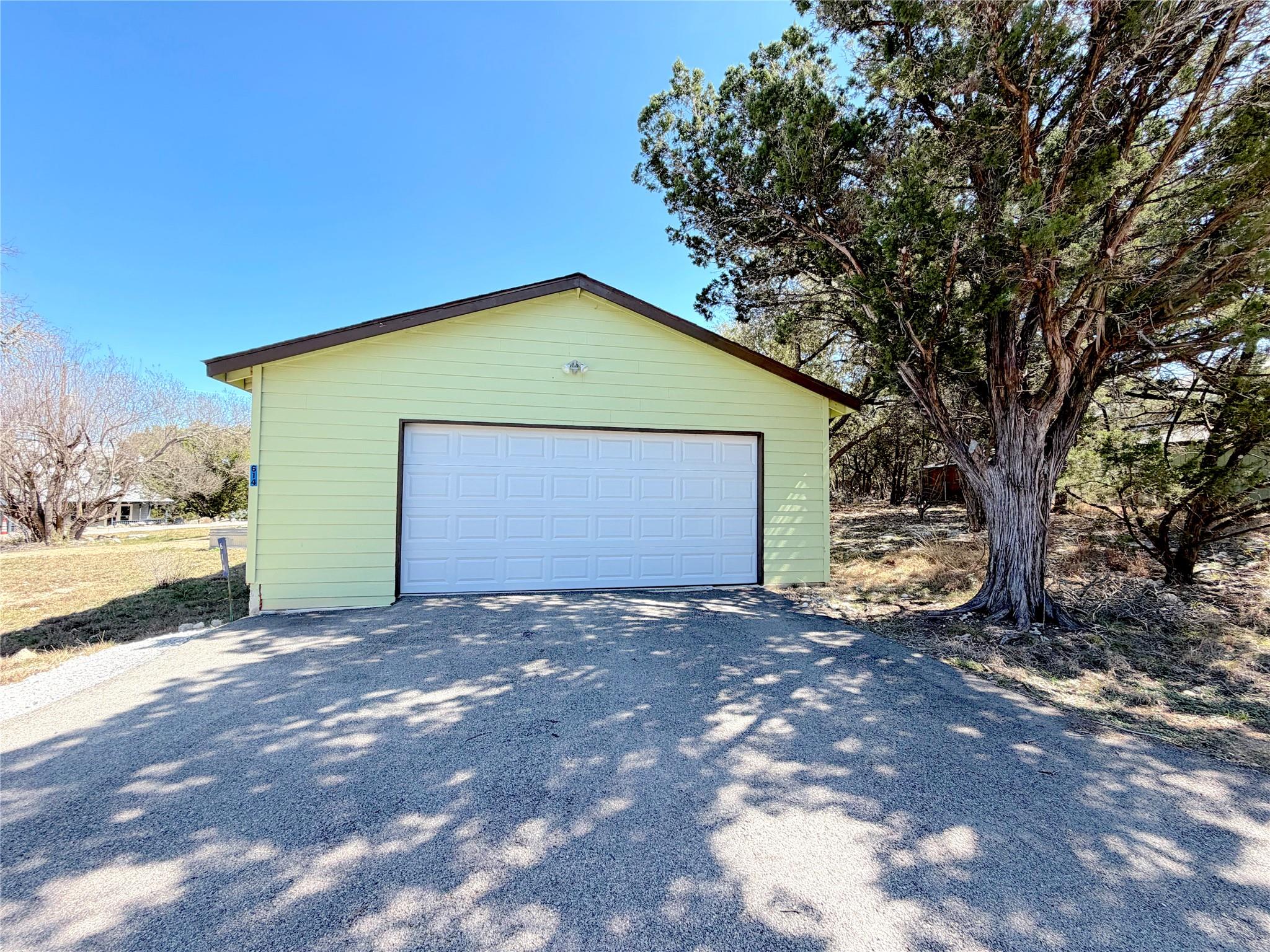 614 Red Oak Woods Canyon Lake TX 78133