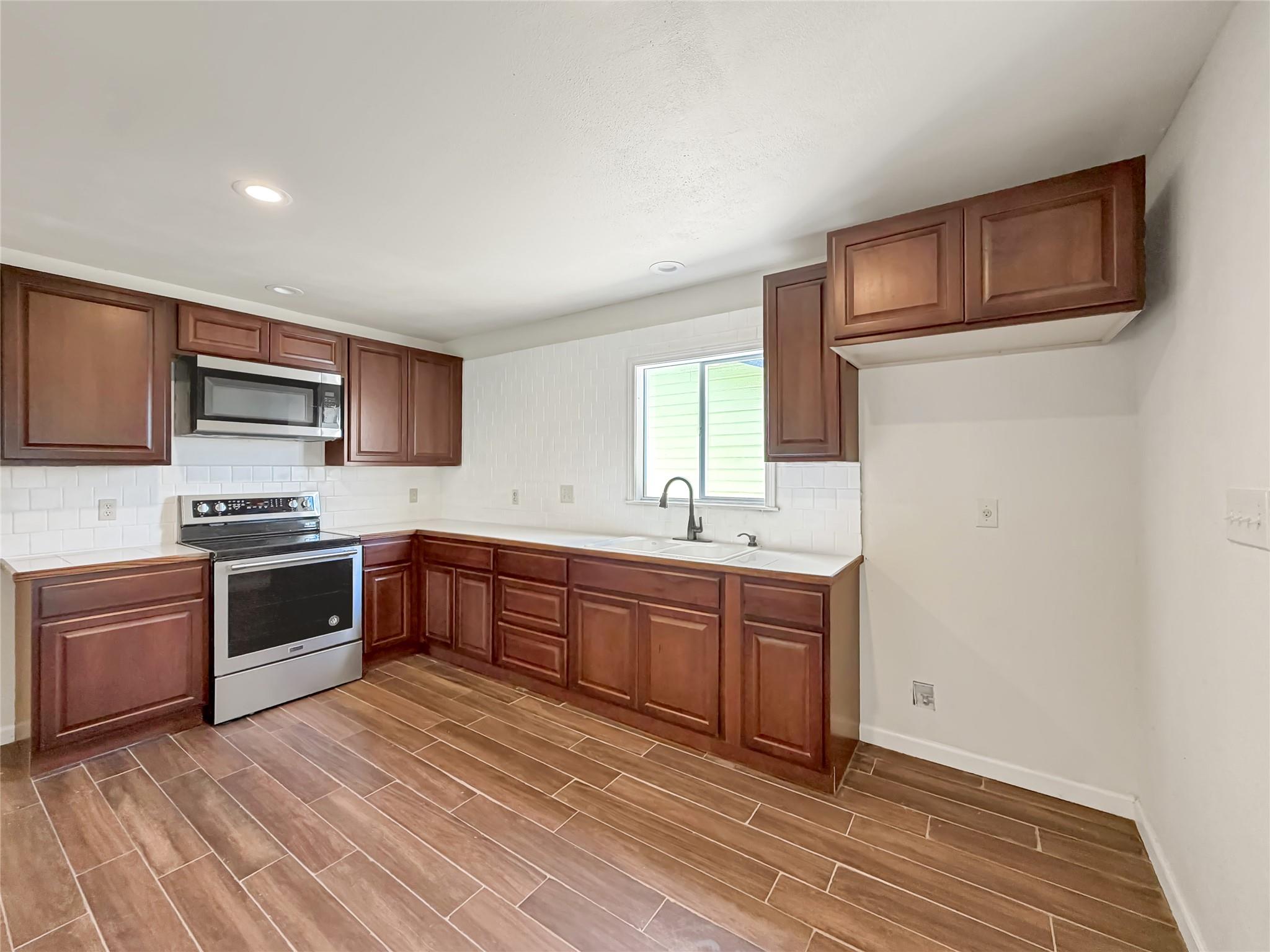 614 Red Oak Woods Canyon Lake TX 78133