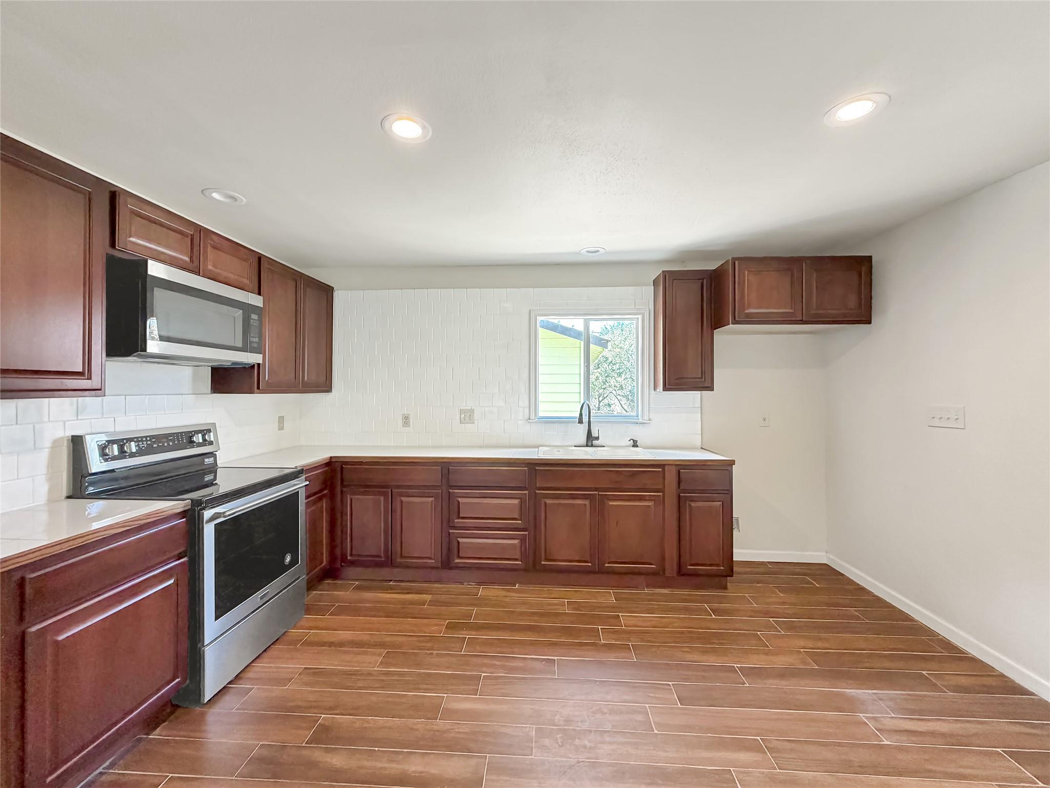 614 Red Oak Woods Canyon Lake TX 78133