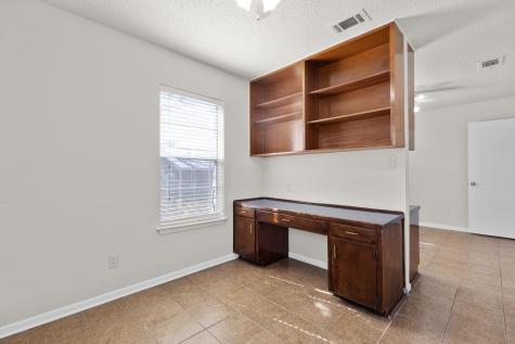 81 Family Circle Hutto TX 78634