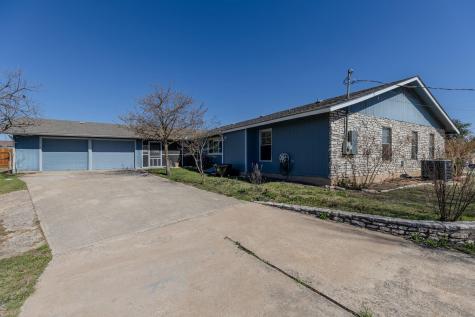 81 Family Circle Hutto TX 78634