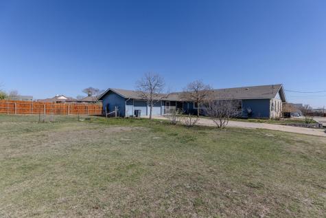 81 Family Circle Hutto TX 78634