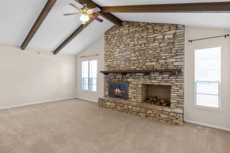 81 Family Circle Hutto TX 78634