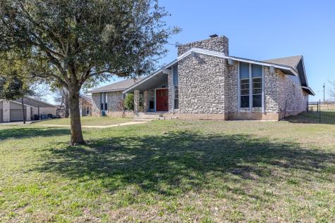 81 Family Circle Hutto TX 78634
