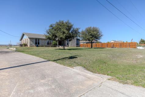 81 Family Circle Hutto TX 78634