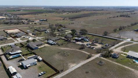 81 Family Circle Hutto TX 78634