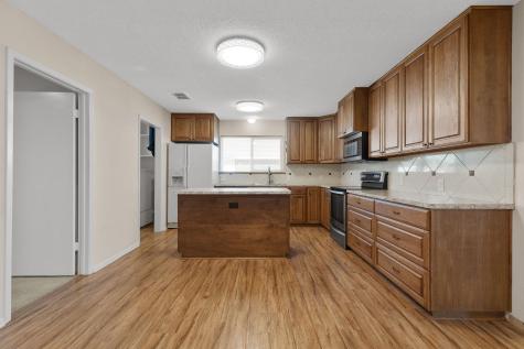 81 Family Circle Hutto TX 78634