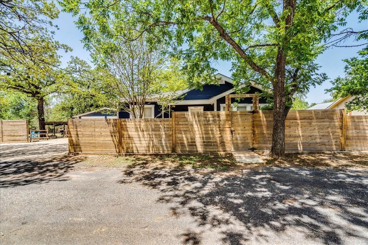 506 Shaw Avenue Fredericksburg TX 78624