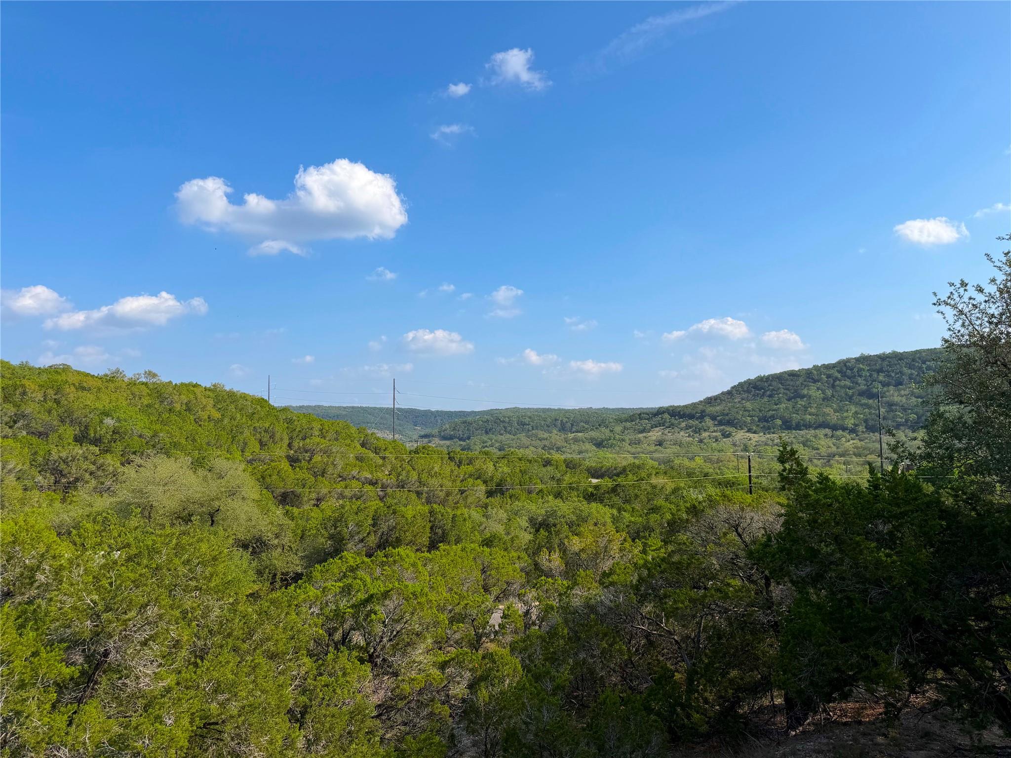 1362 Rockmoor Canyon Lake TX 78133