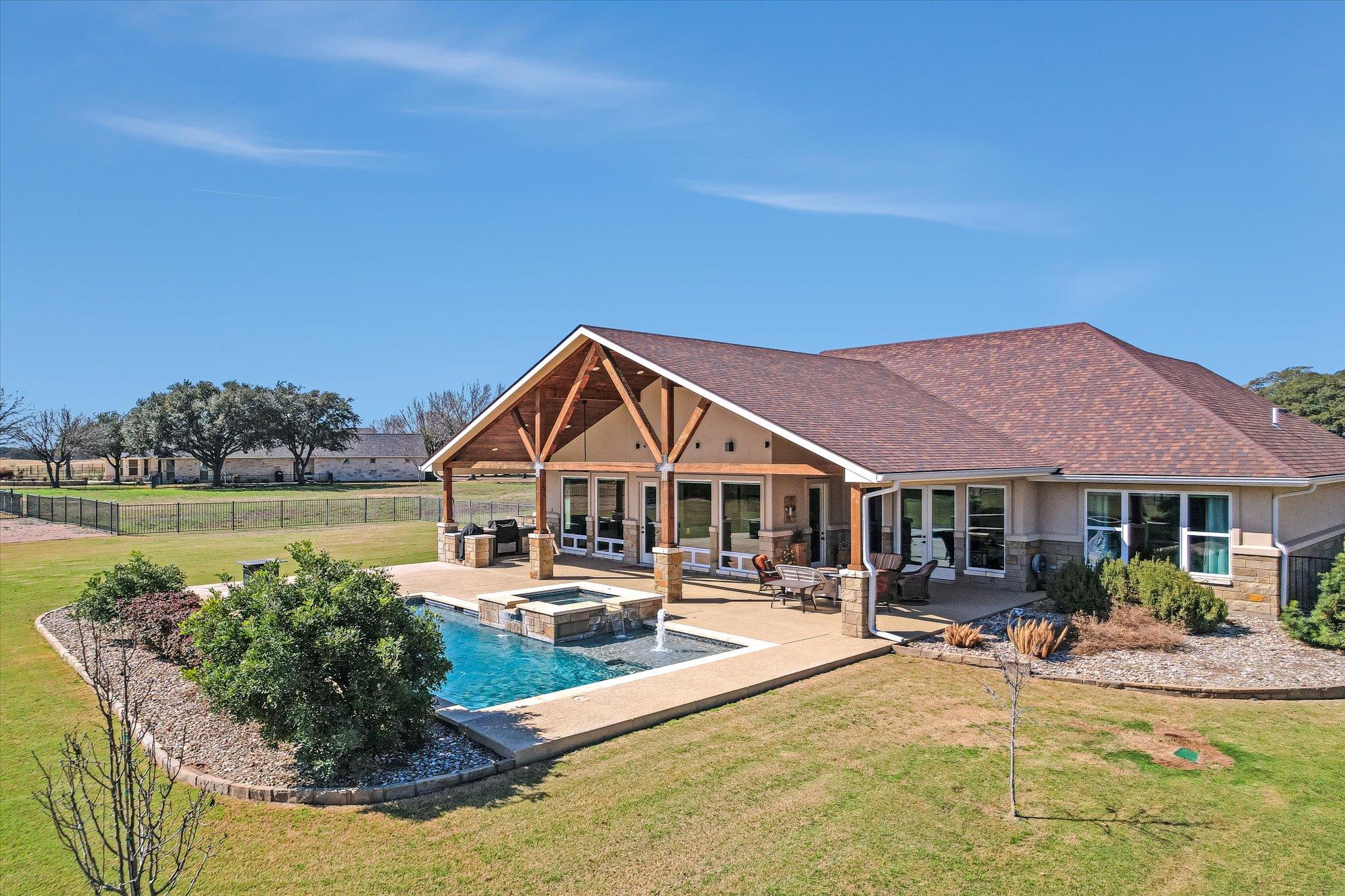 106 Rangeway Circle Kingsland TX 78639