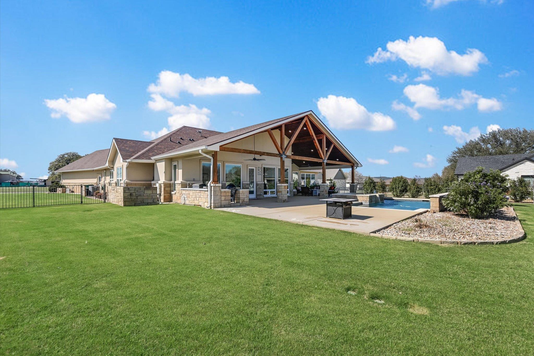 106 Rangeway Circle Kingsland TX 78639