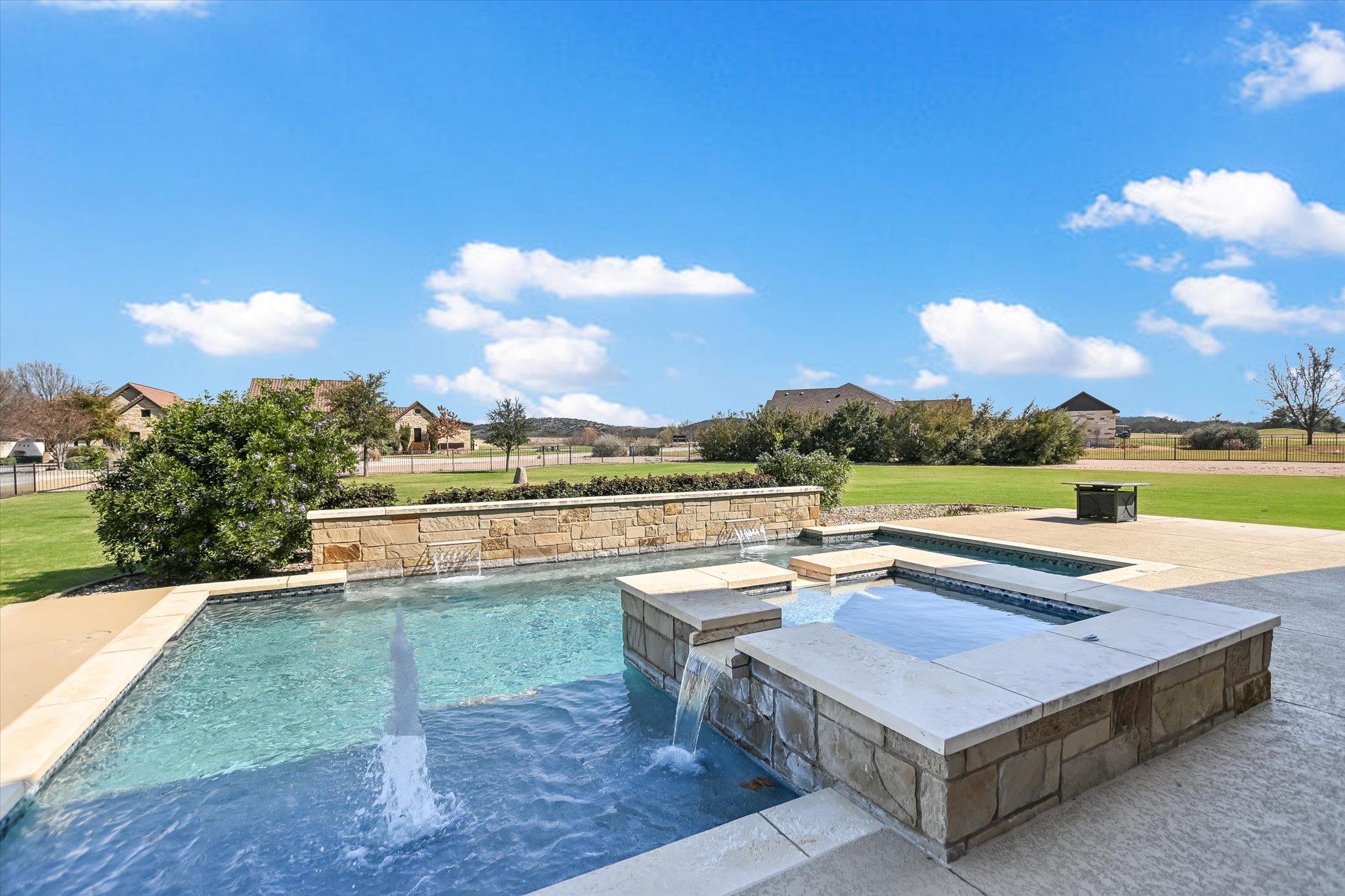 106 Rangeway Circle Kingsland TX 78639