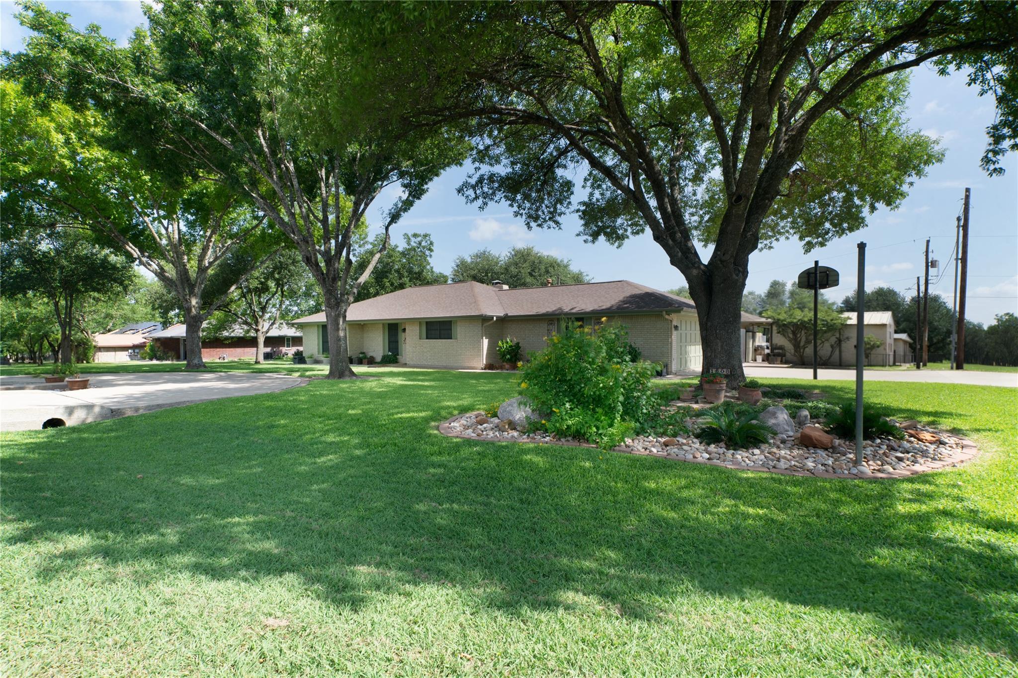 1608 Samoa Court Pflugerville TX 78660