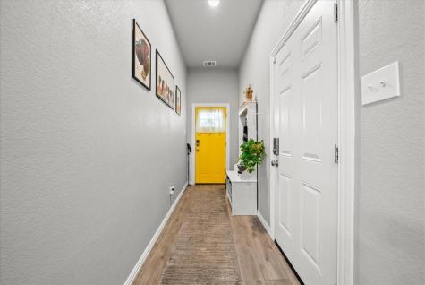 5312 Black Hawk Street Dallas TX 75212