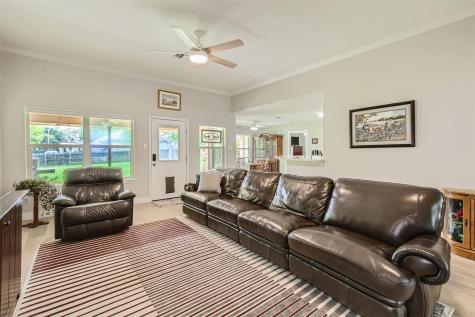 331 W Nolte Street Seguin TX 78155