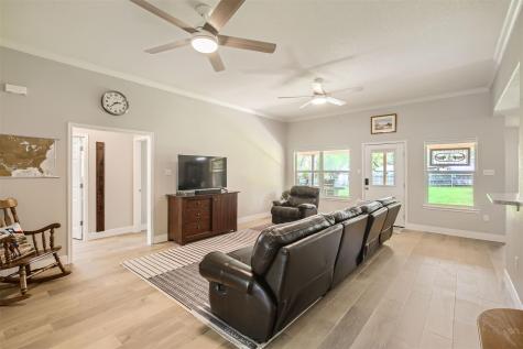 331 W Nolte Street Seguin TX 78155