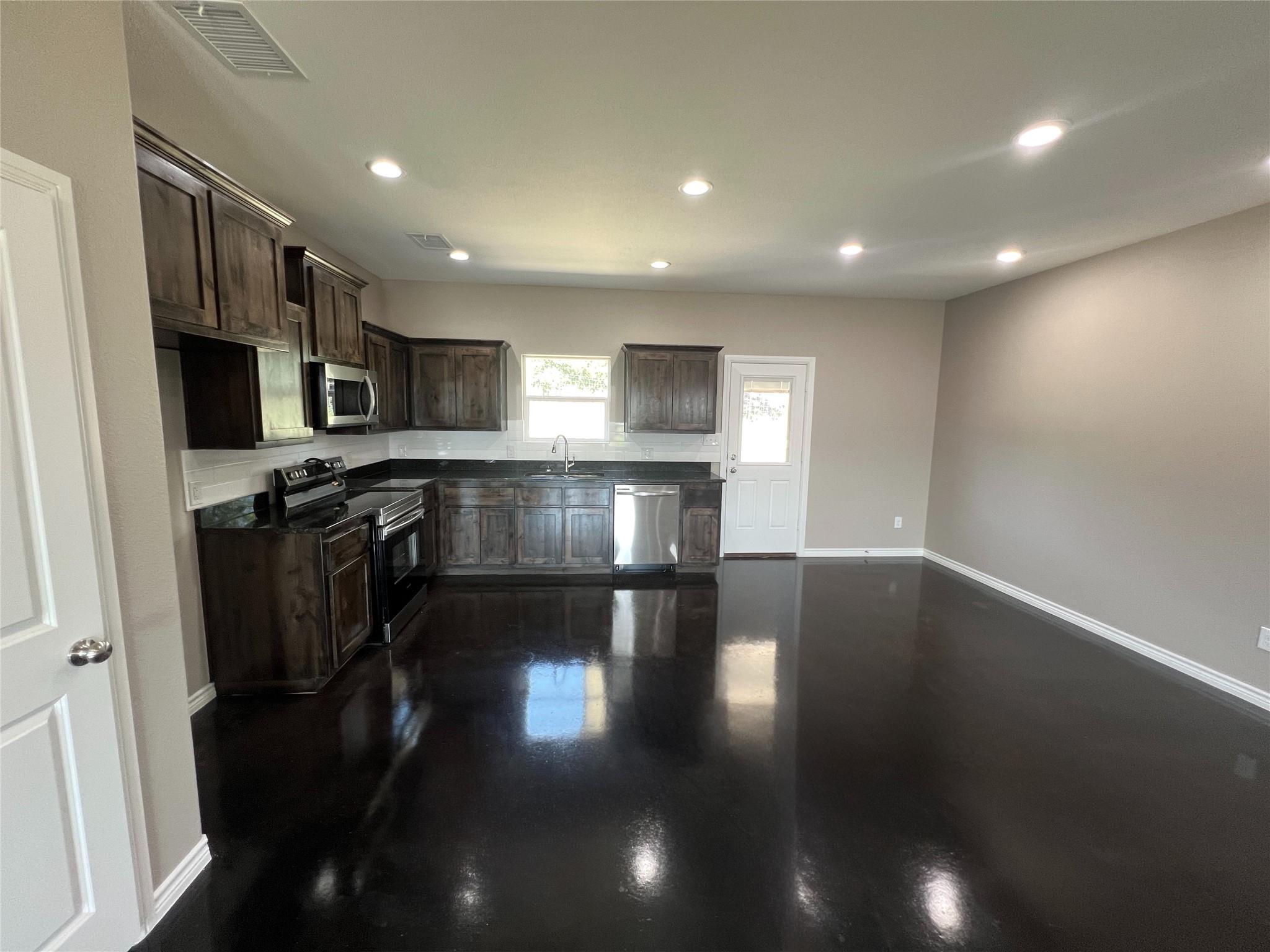 1218 Stone Valley Drive Lampasas TX 76550