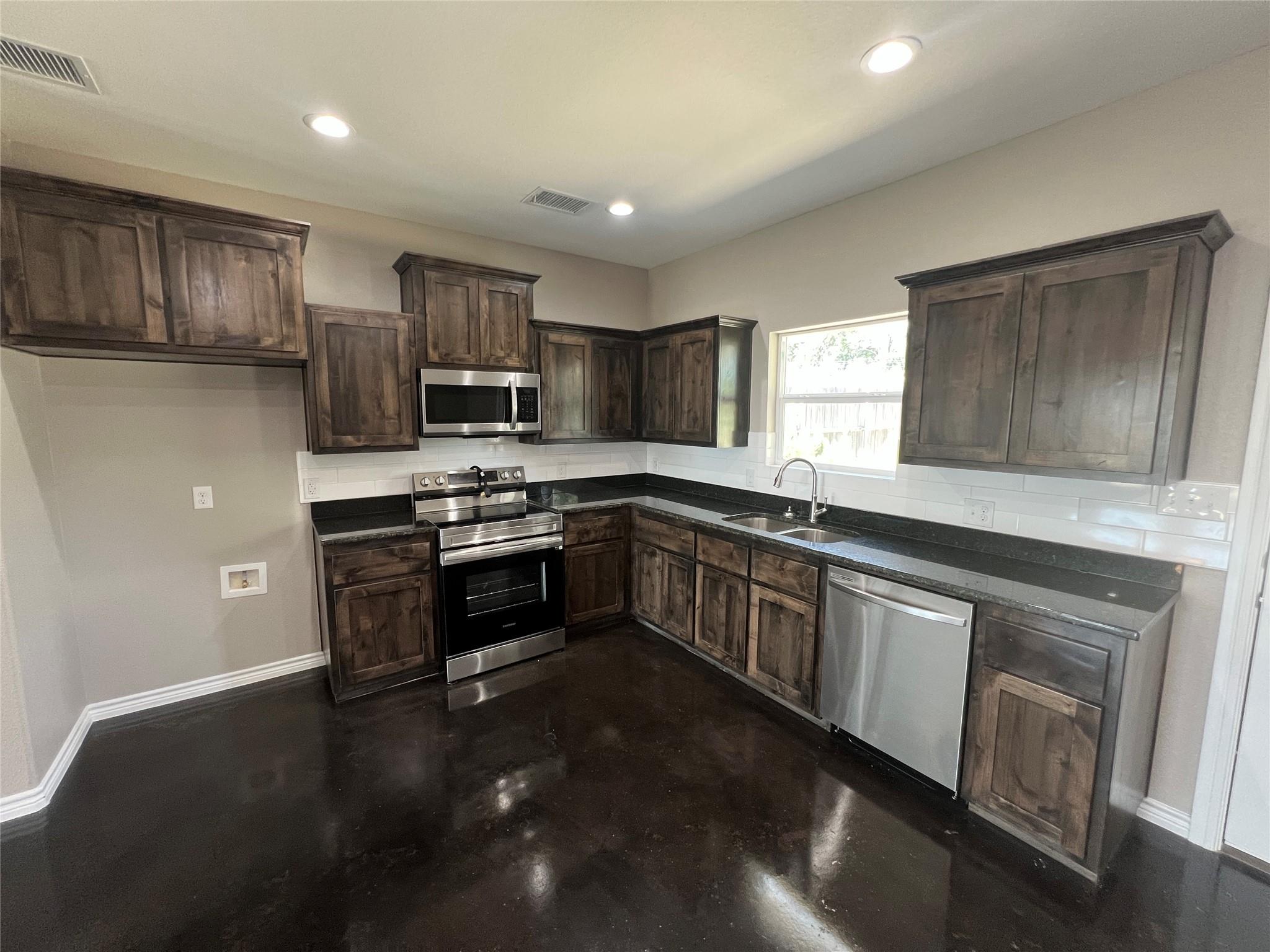 1218 Stone Valley Drive Lampasas TX 76550