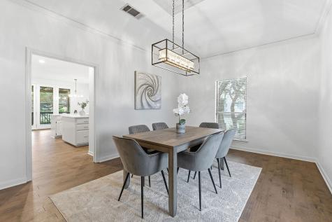 102 Laura Lane Austin TX 78746