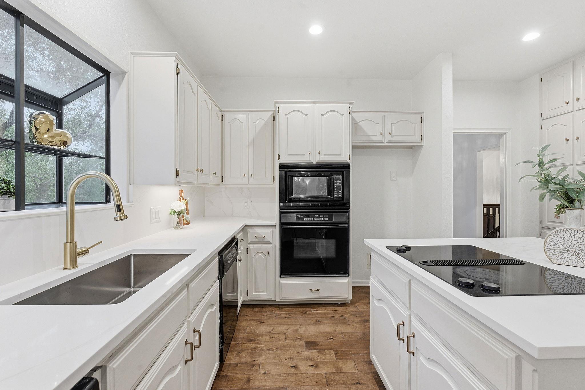 102 Laura Lane Austin TX 78746