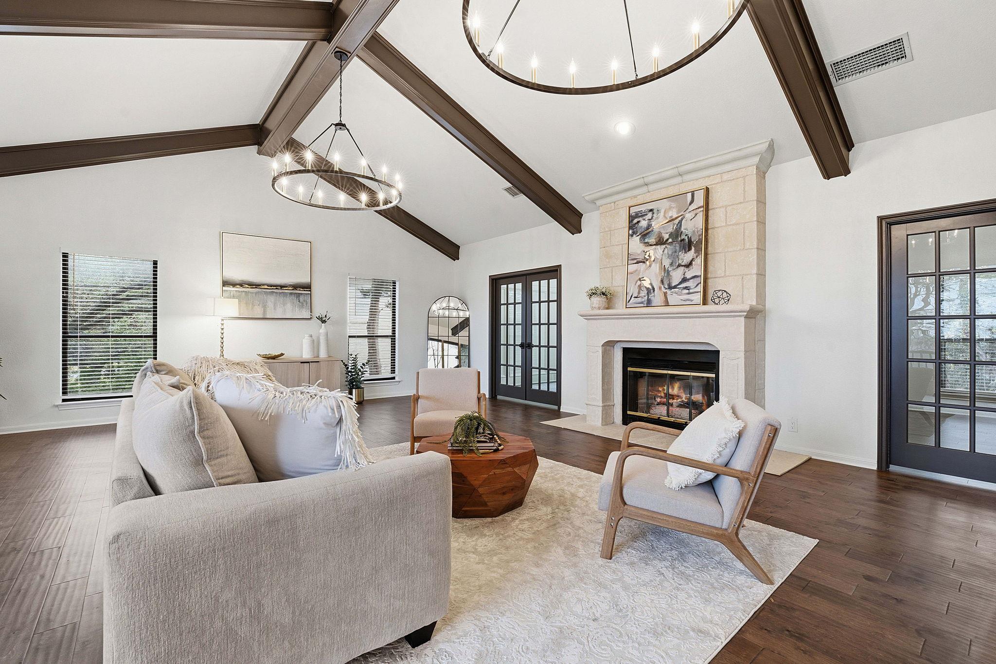 102 Laura Lane Austin TX 78746