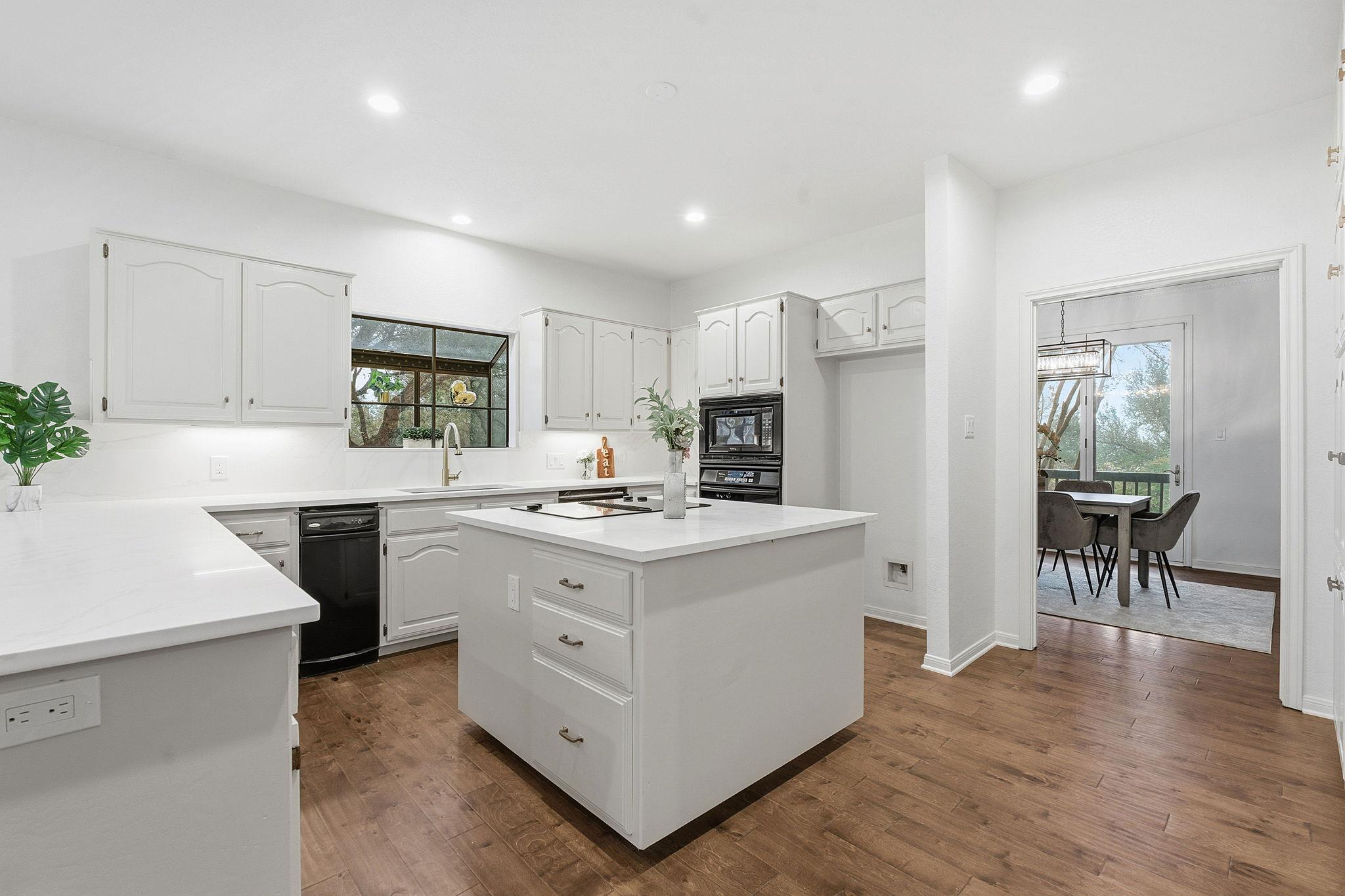 102 Laura Lane Austin TX 78746