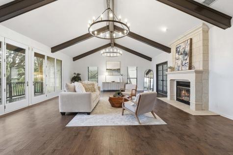 102 Laura Lane Austin TX 78746