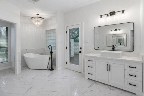 102 Laura Lane Austin TX 78746