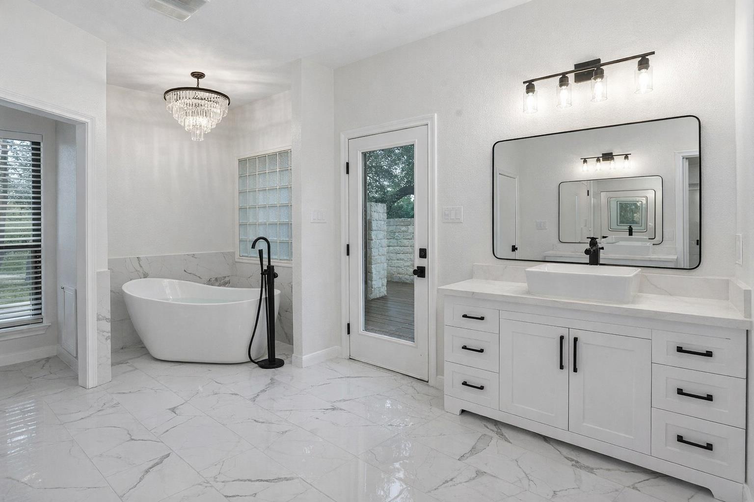 102 Laura Lane Austin TX 78746
