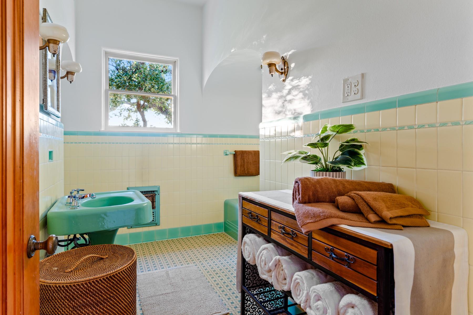 806 Rosedale Terrace Austin TX 78704