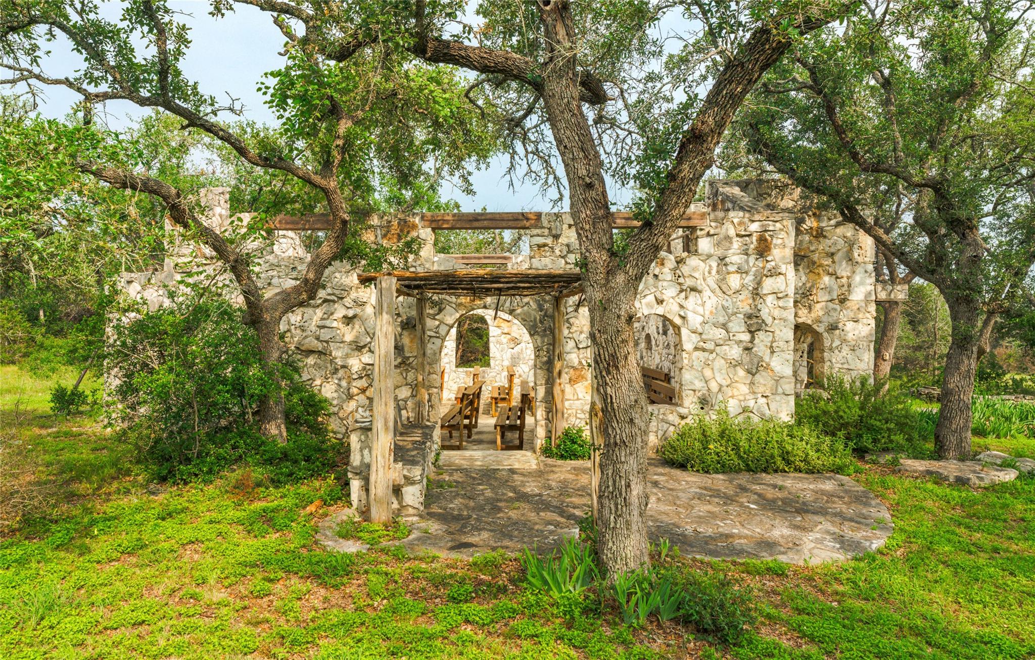 1218 Oakwood Loop Wimberley TX 78676