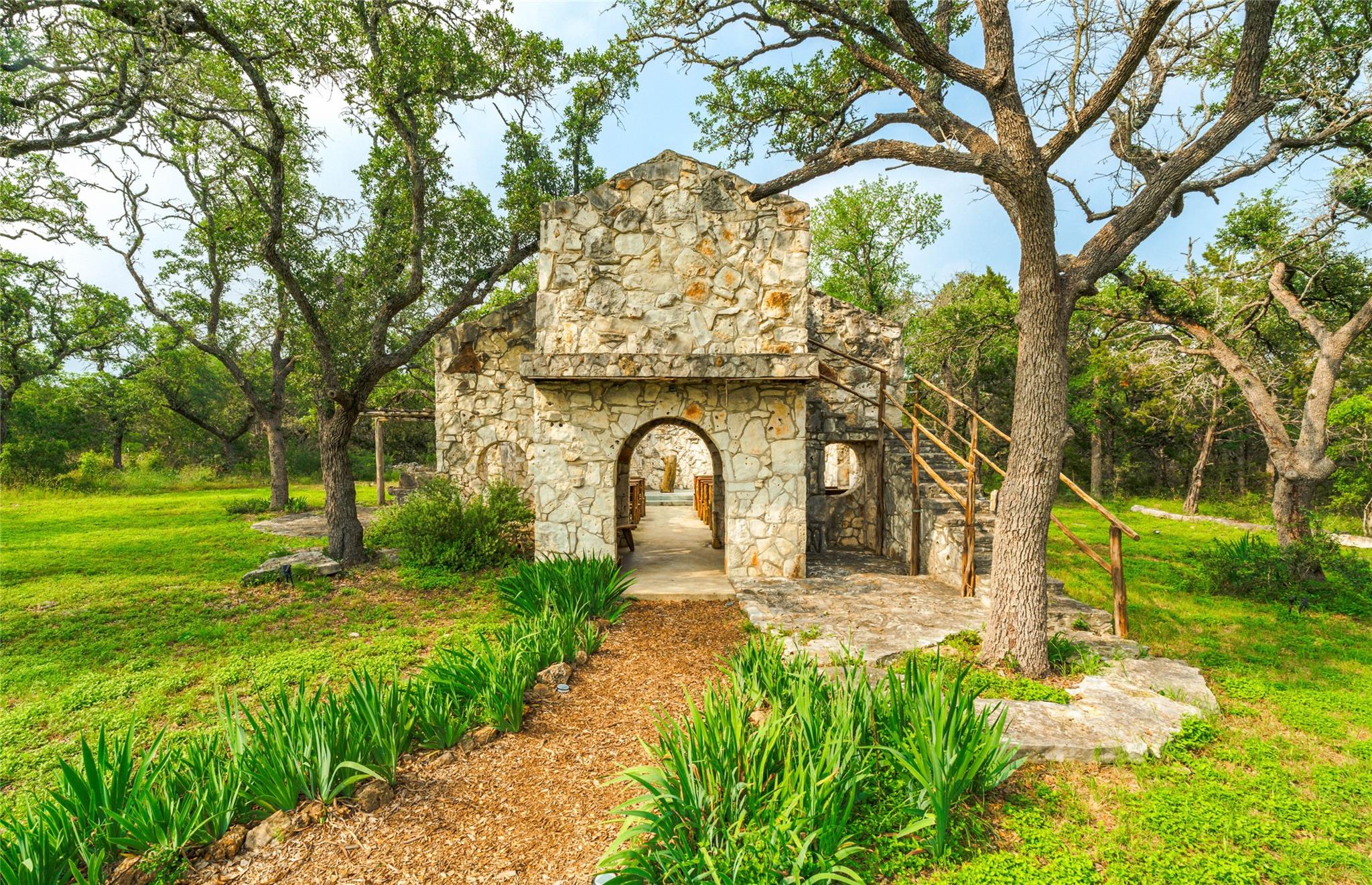 1218 Oakwood Loop Wimberley TX 78676