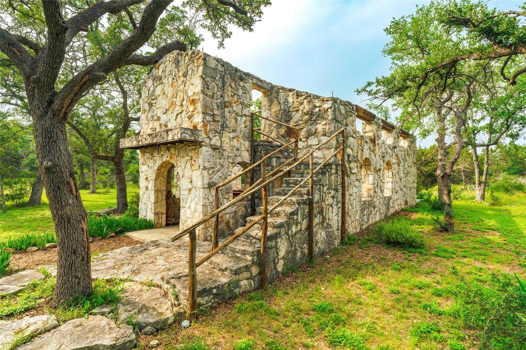 1218 Oakwood Loop Wimberley TX 78676