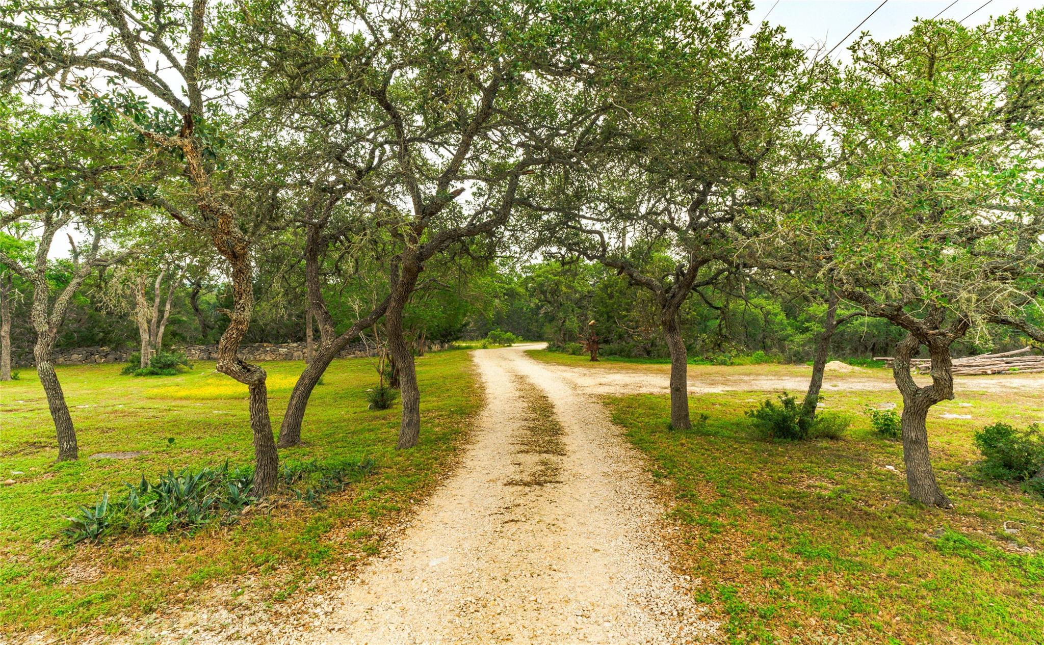 1218 Oakwood Loop Wimberley TX 78676