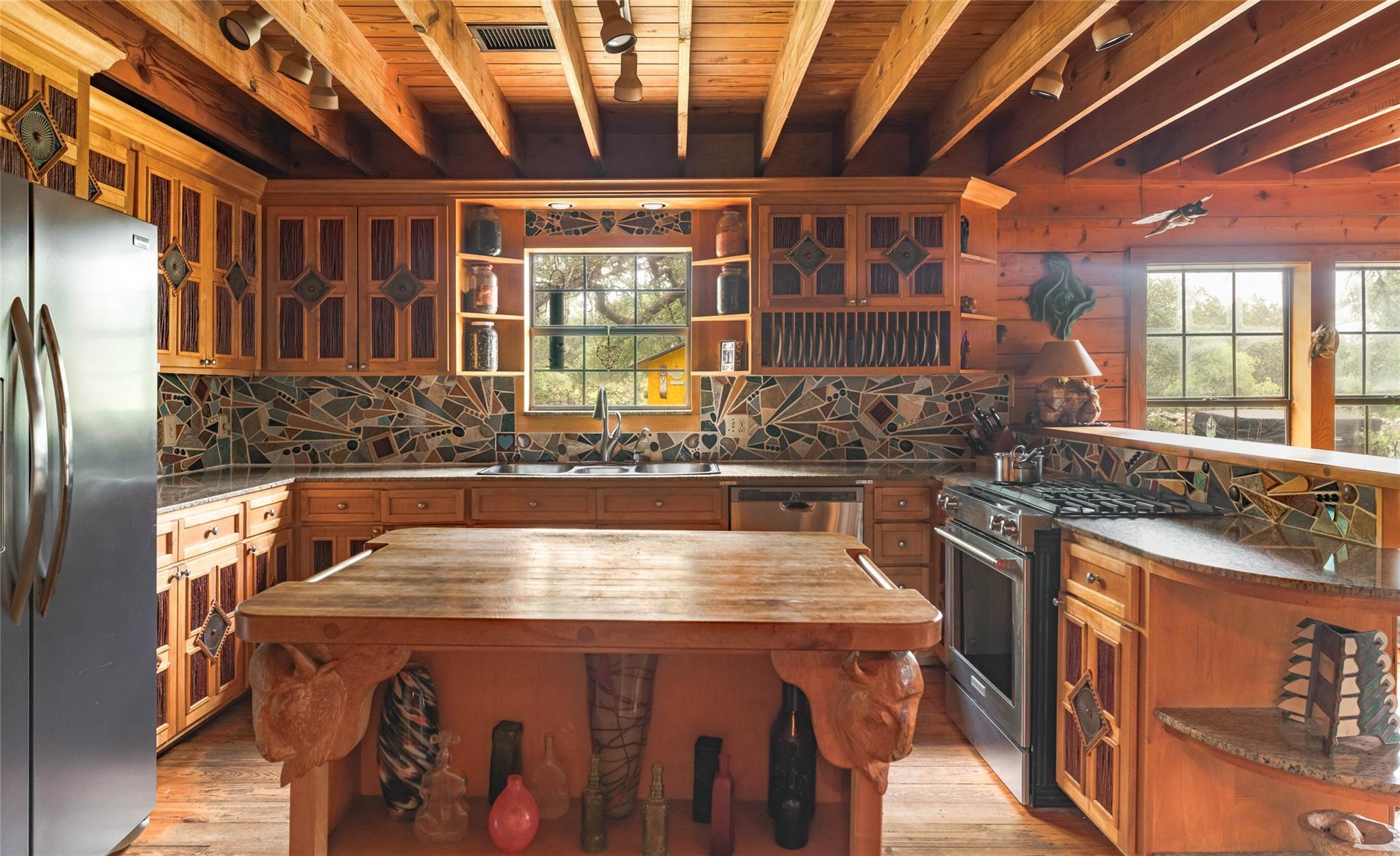 1218 Oakwood Loop Wimberley TX 78676
