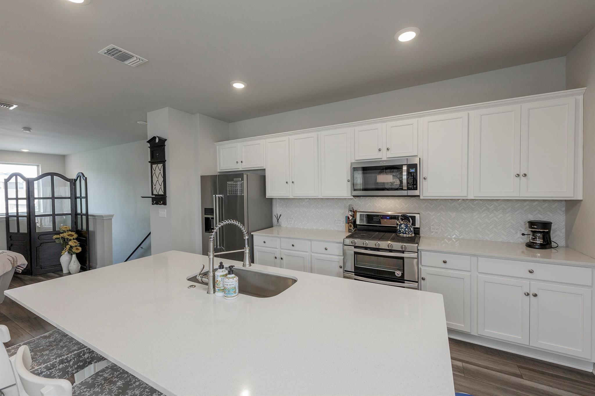 7915 Mellencamp Drive Austin TX 78744