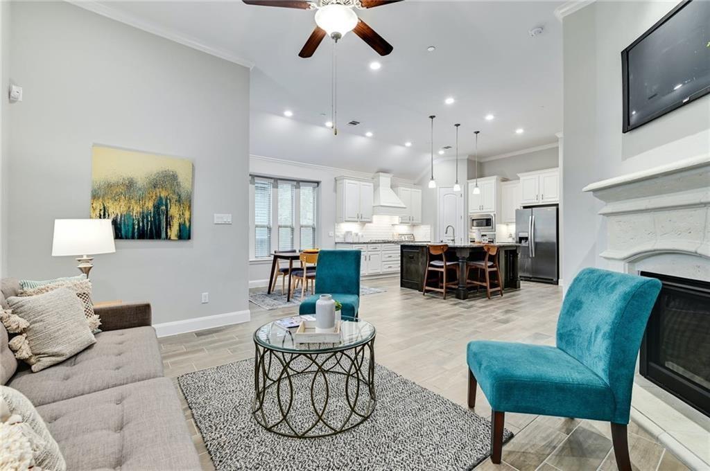 204 Maxwell Way Austin TX 78738