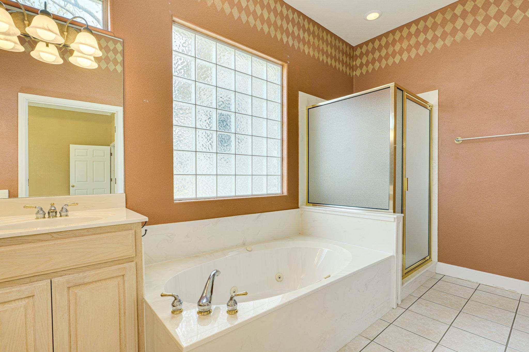 207 Flamingo Circle Highland Haven TX 78654