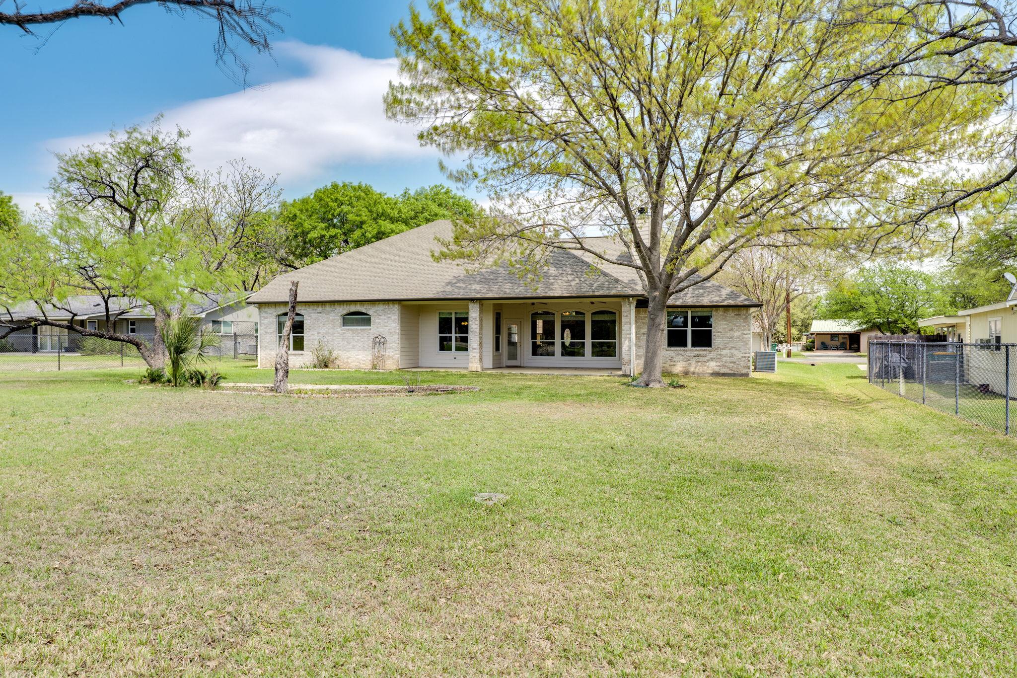 207 Flamingo Circle Highland Haven TX 78654