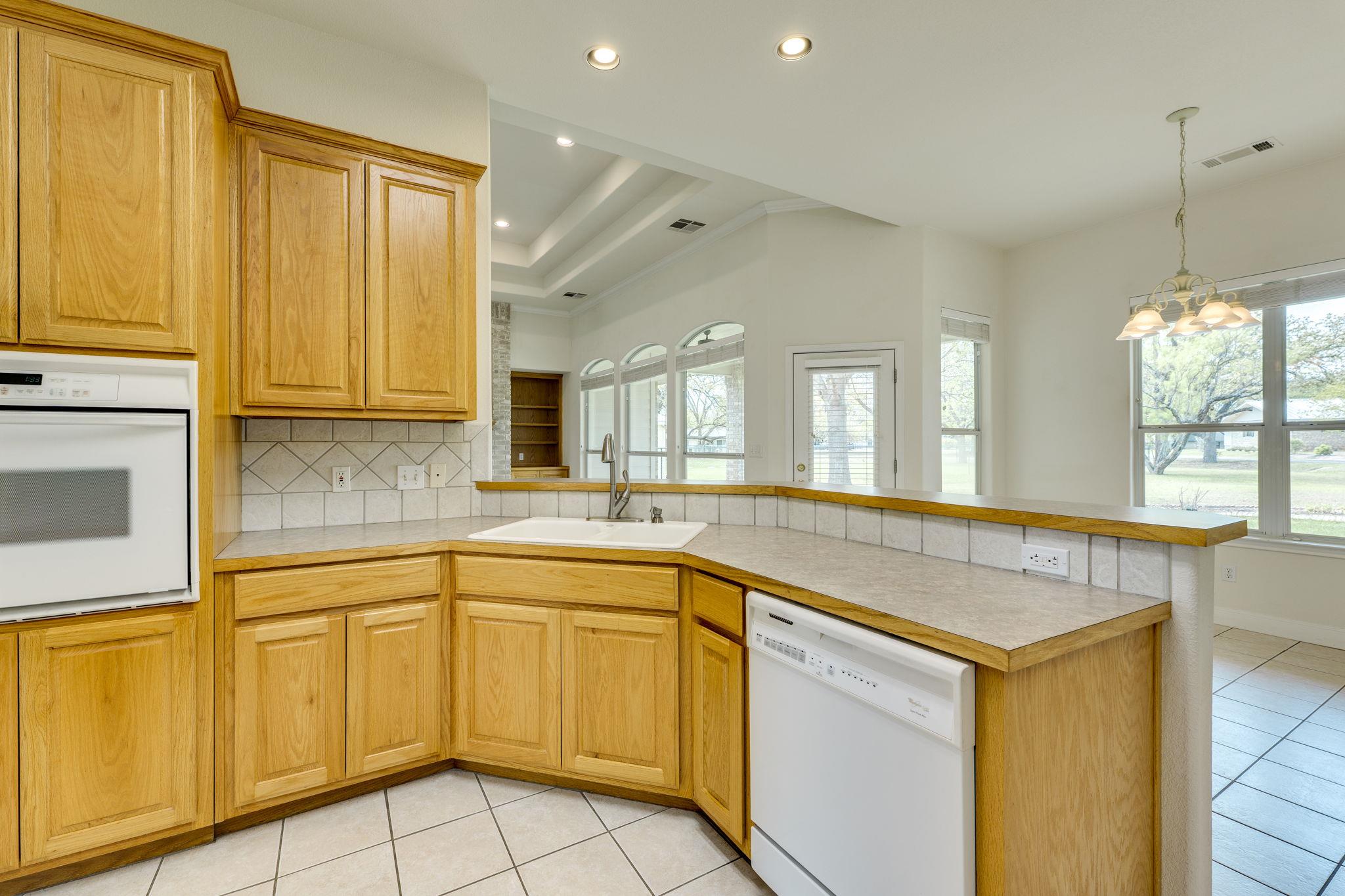 207 Flamingo Circle Highland Haven TX 78654