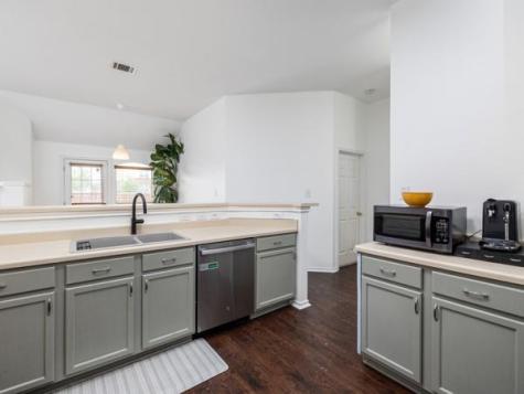 536 W Metcalfe Street Hutto TX 78634