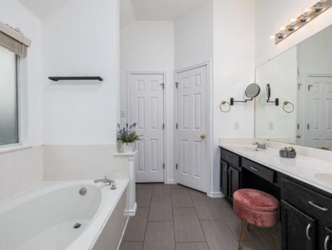 536 W Metcalfe Street Hutto TX 78634